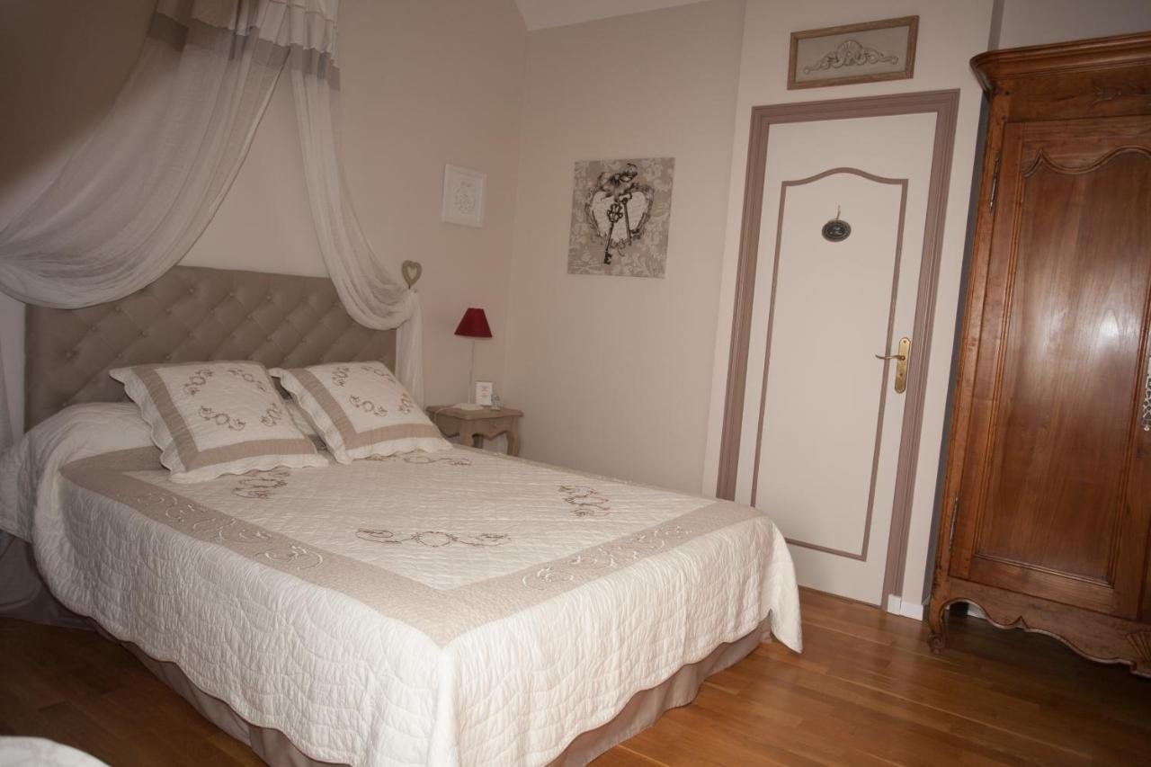 Les Jarrieres Bed and Breakfast Dame-Marie-les-Bois Eksteriør billede