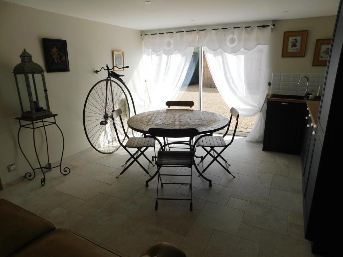 Les Jarrieres Bed and Breakfast Dame-Marie-les-Bois Eksteriør billede