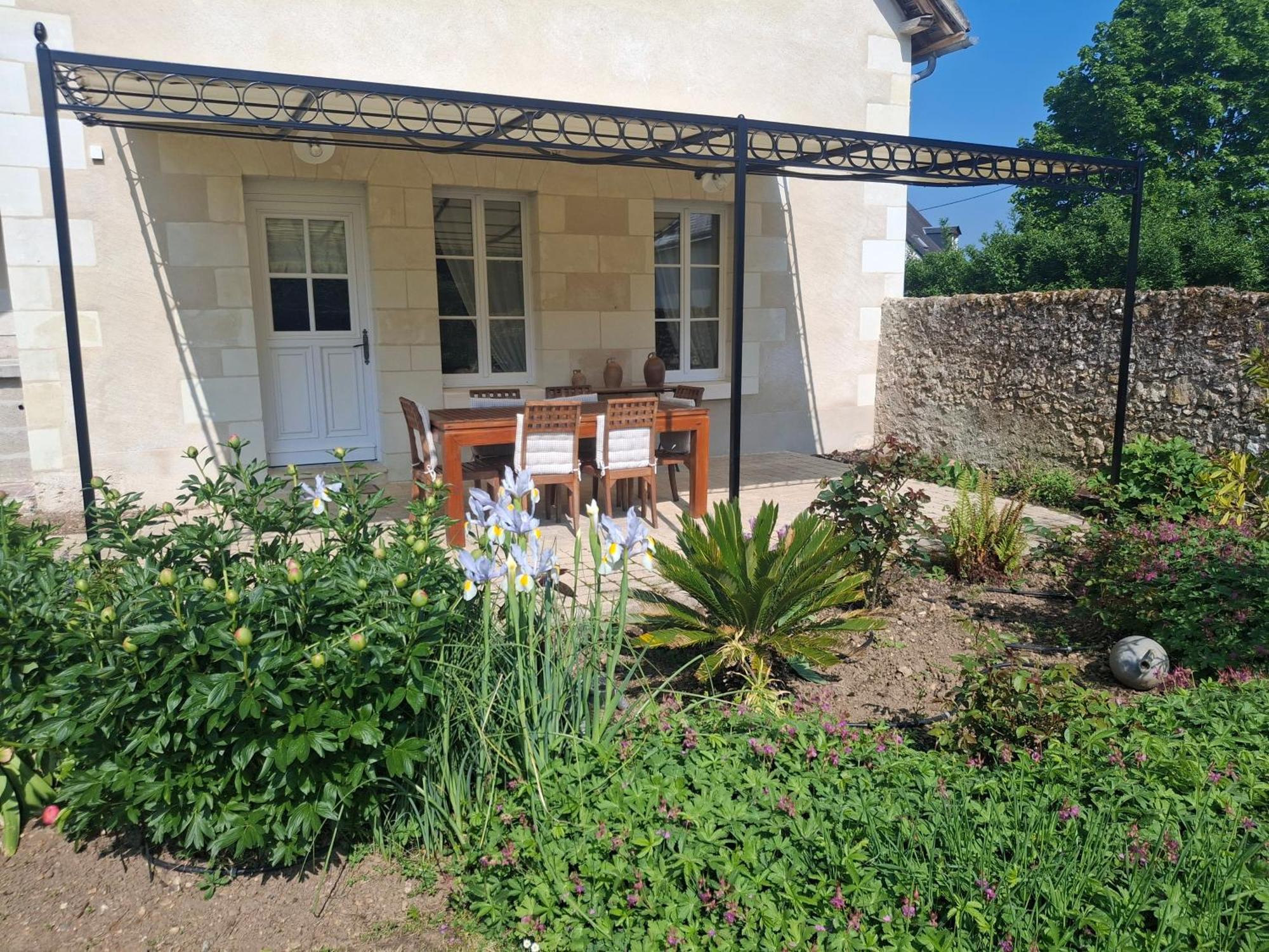 Les Jarrieres Bed and Breakfast Dame-Marie-les-Bois Eksteriør billede